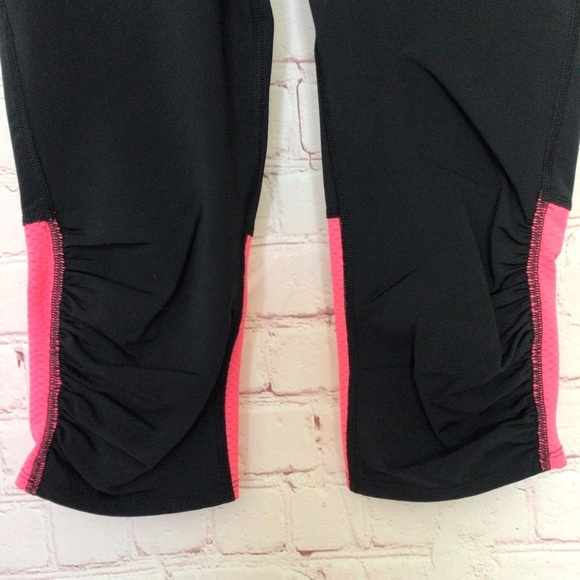 Under Armour Heat Gear She’s A Fighter Compression Leggings - Size Medium - Picture 3 of 9